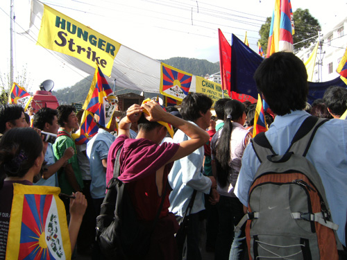Protest in front of hunger strikers, Dharamsala